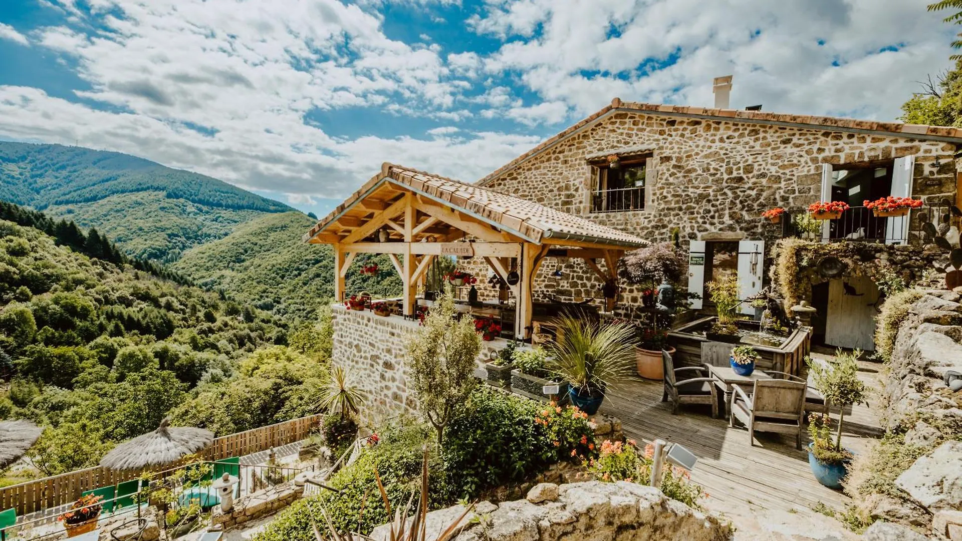La Calade Chambres D'Hotes & Espace Bien-Etre Chirols France