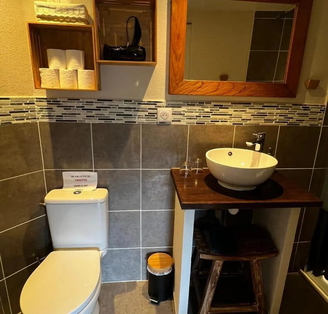 La Calade Chambres D'Hotes & Espace Bien-Etre Chirols 0*,