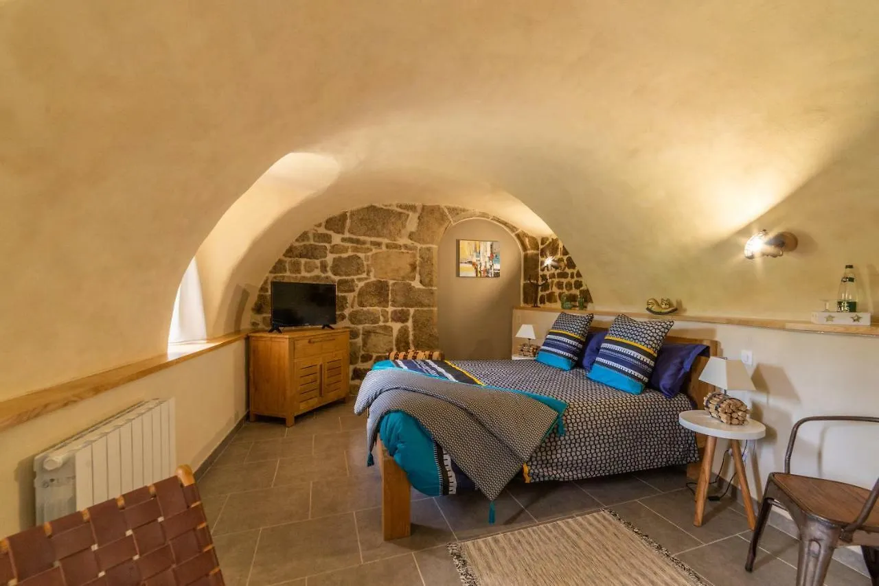 La Calade Chambres D'Hotes & Espace Bien-Etre Chirols